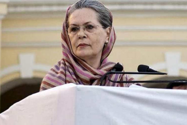 Extortion to cover up economic mismanagement: Sonia to PM on fuel hike Extortion to cover up economic mismanagement: Sonia to PM on fuel hike