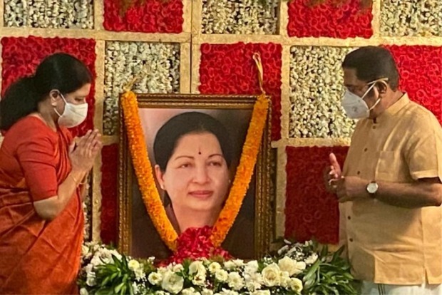 On Jayalalithaas birth anniversary Sasikala calls for unity of Amma followers