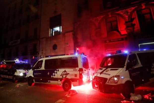 Ten arrested in Barcelona as protests over jailed rapper turn violent