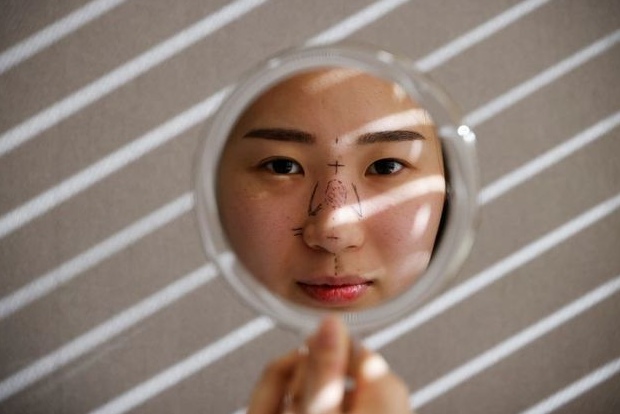 As end to pandemic mask-wearing nears, South Koreans scramble to arrange cosmetic surgery As end to pandemic mask-wearing nears, South Koreans scramble to arrange cosmetic surgery