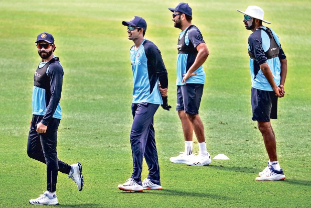 Rohit set to replace Mayank for 3rd Test