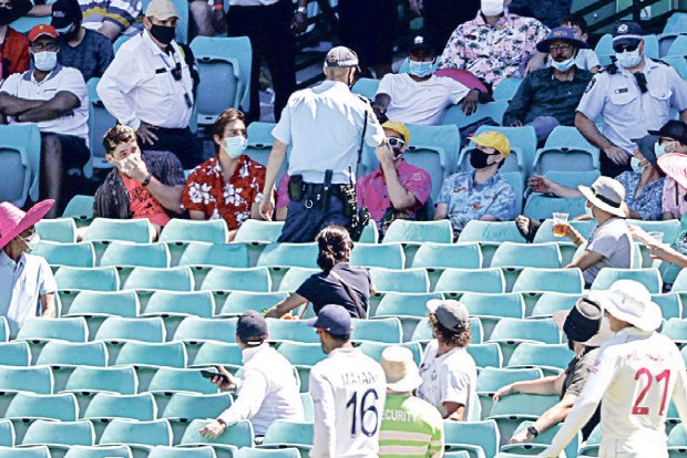 Indian players face racist slurs for 2nd day, CA apologises