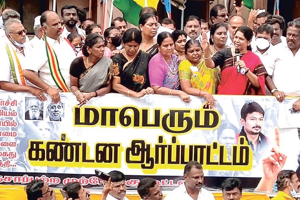 Stalin raps police, govt for stopping Kani, cadre
