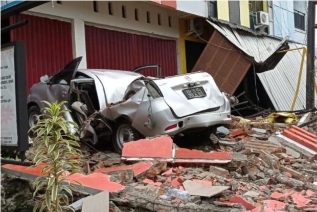Indonesia Quake Kills At Least 35, Injures Hundreds Indonesia Quake Kills At Least 35, Injures Hundreds