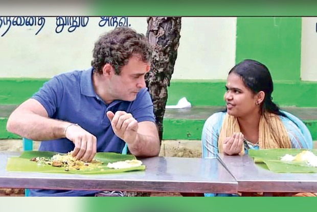 Rahul experiences thrill of jallikattu at Avaniyapuram Rahul experiences thrill of jallikattu at Avaniyapuram