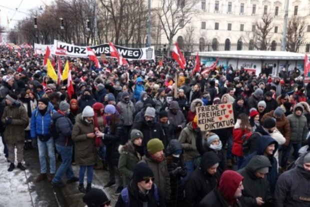 Thousands march in Vienna against coronavirus restrictions Thousands march in Vienna against coronavirus restrictions