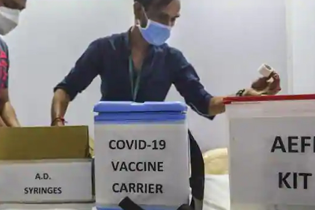 Vaccination drive suspended in Maharashtra till Monday due to Co-Win app glitches Vaccination drive suspended in Maharashtra till Monday due to Co-Win app glitches
