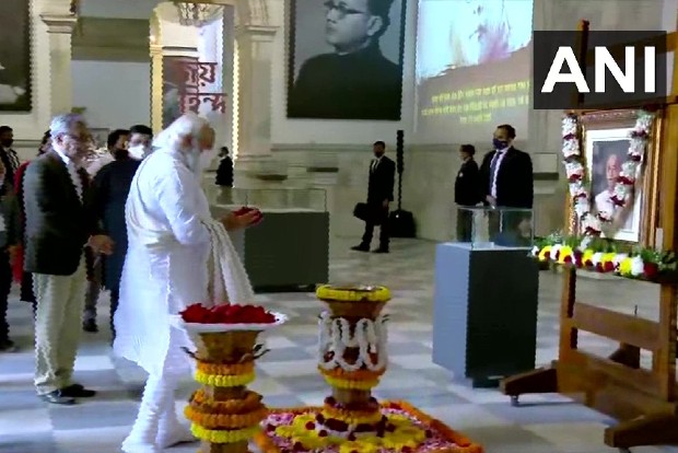 PM Modi visits National Library in Kolkata, pays floral tribute to Netaji