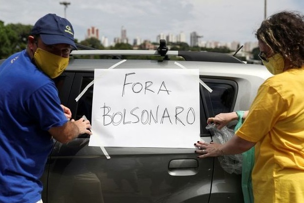 Thousands take to streets protesting Brazils Bolsonaro