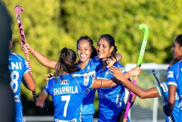 Indian womens hockey team suffer 2-3 loss against Argentina B