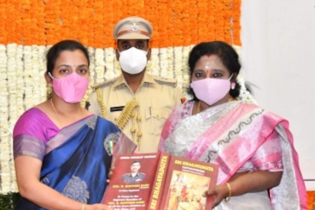 Telangana governor felicitates Col Santosh Babus wife