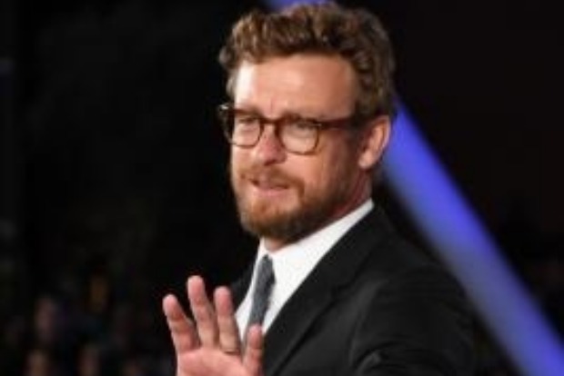 Simon Baker, Rebecca Rig announce seperation