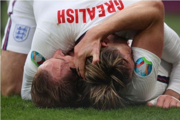 Kane the best player Ive played with: Grealish