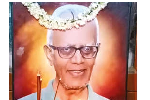 Family, villagers pay tributes to Stan Swamy in TN Family, villagers pay tributes to Stan Swamy in TN