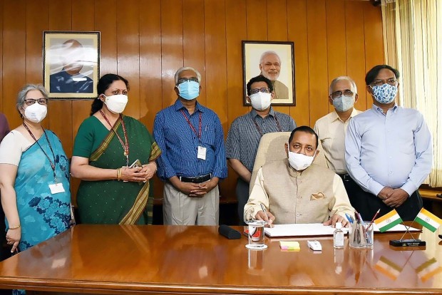 Jitendra Singh takes charge of Science and Technology ministry