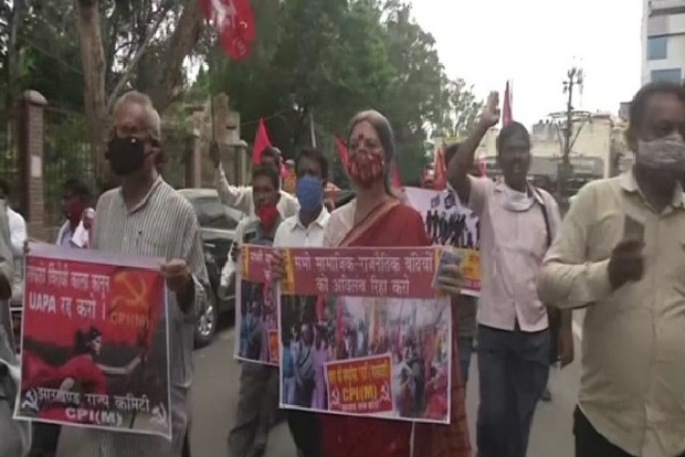 Stan Swamys death: Left parties stage protest outside Raj Bhavan in Ranchi