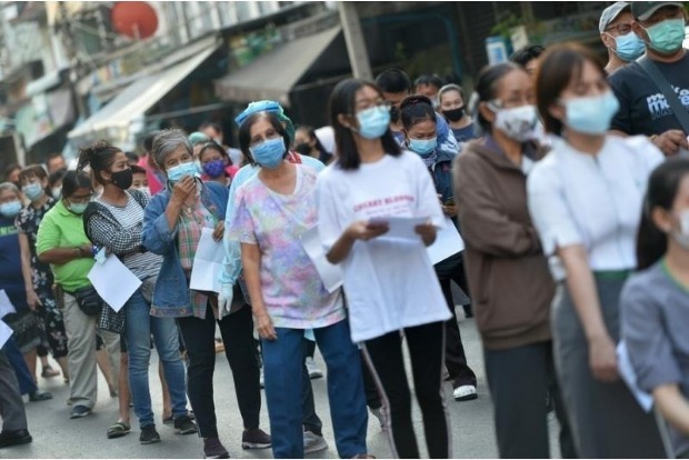 Thailand expands lockdown areas as COVID-19 cases surge