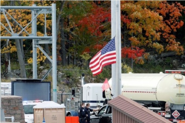 U.S. extends travel curbs at Canada, Mexico land borders through Aug. 21