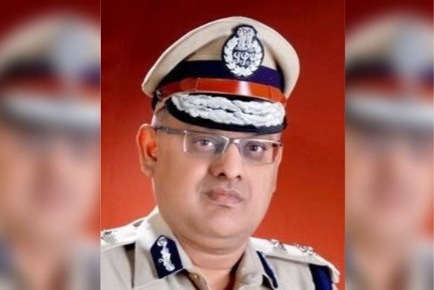 TN IPS officers tweet on sweet goes viral after befitting reply from wife