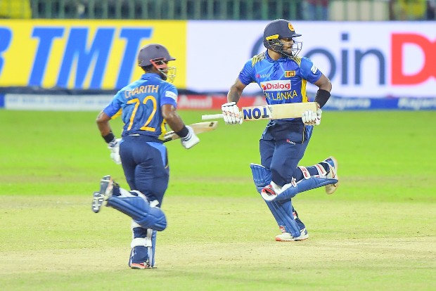 Sri Lanka beat India by 3 wickets in 3rd ODI to lose series 1-2