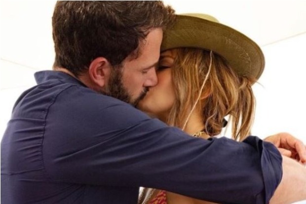 Jennifer Lopez confirms relationship with Ben Affleck on Instagram