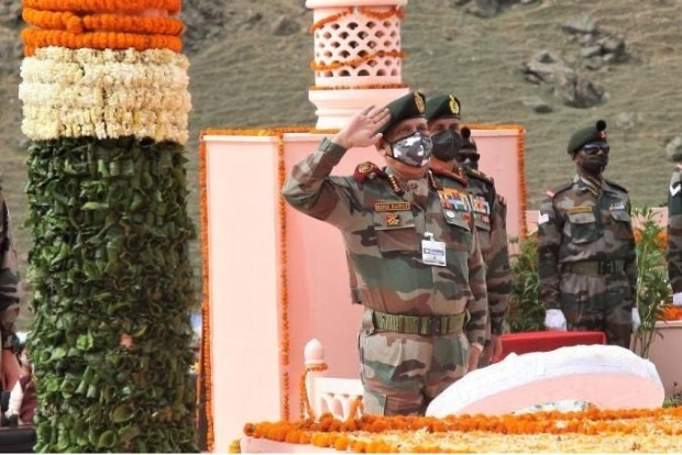 Kargil Vijay Diwas: Army pays tributes to its soldiers at Drass war memorial