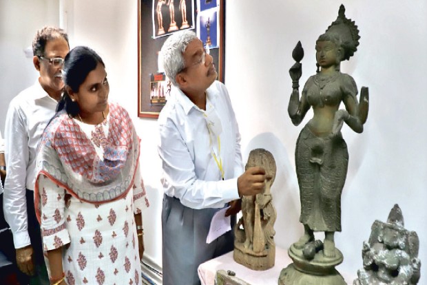 Idol Wing in full action, working to bring 16 antiques from US, exporter nabbed