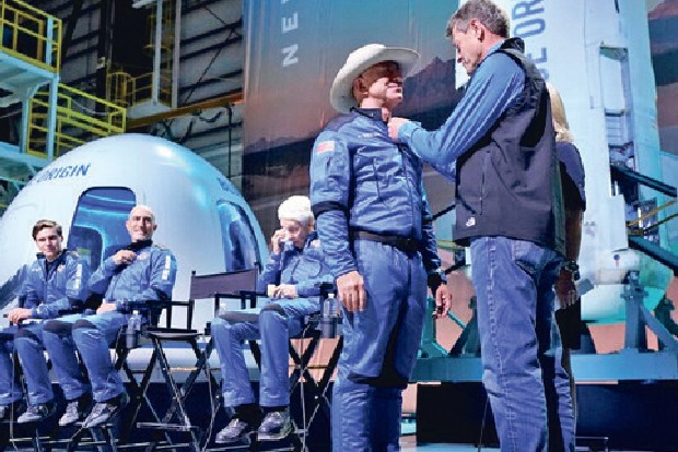 Commercial spaceflight inspires debate on ‘astronaut’ tag