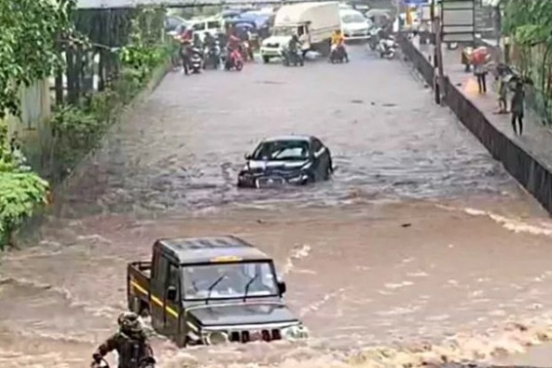 As Maha floodwaters recede, 213 dead, over 53K homeless