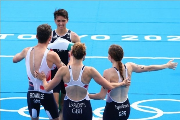 Triathlon-Britain win first-ever mixed-relay gold