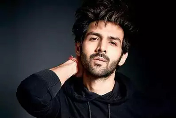 Kartik Aaryan spreads black and white magic in new post