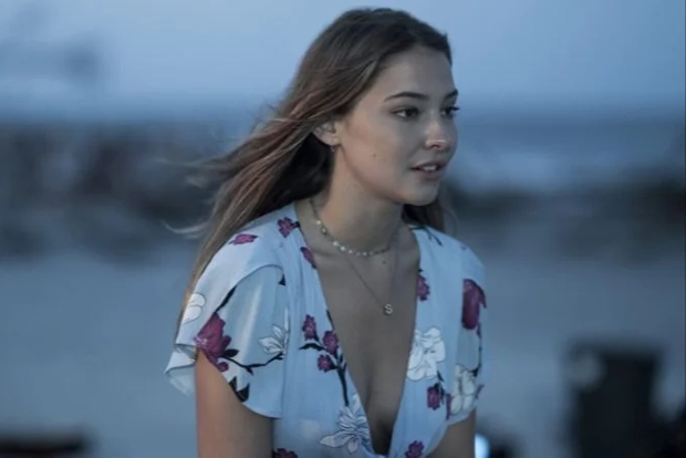 Madelyn Cline boards Knives Out 2