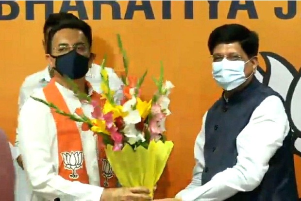 Congress gets big jolt, Jitin Prasada joins BJP