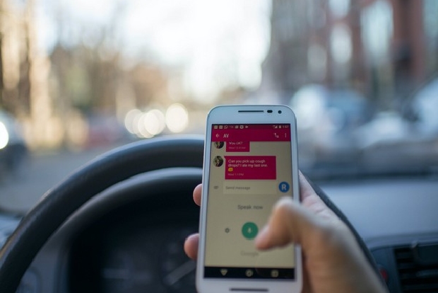 Cellphone use while driving tied to other risky road behaviours in young adults: Study Cellphone use while driving tied to other risky road behaviours in young adults: Study