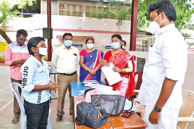 Minister warns schools charging high fees