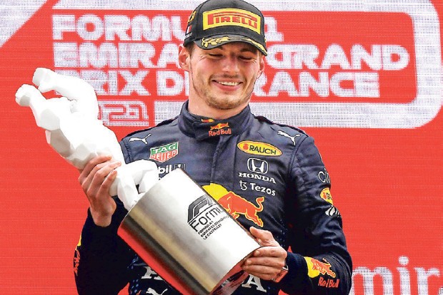 Verstappen wins French GP ahead of rival Hamilton