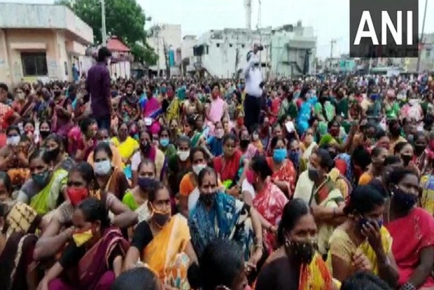 Social distancing norms violated at Andhra Ministers meeting with state govt scheme beneficiaries Social distancing norms violated at Andhra Ministers meeting with state govt scheme beneficiaries