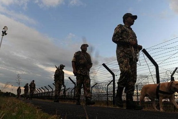 IG, BSF takes stock of security arrangements along Indo-Pak border in Rajasthan