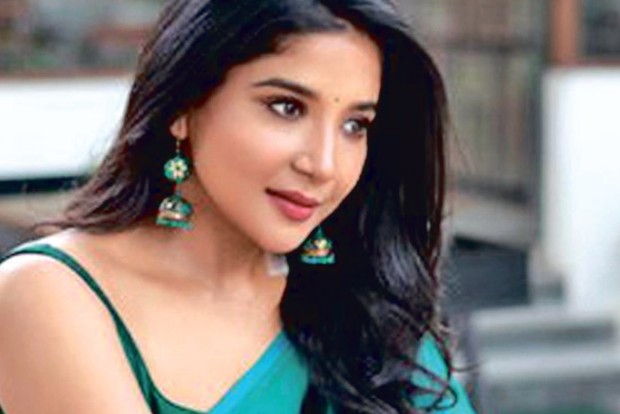 Working with Sundar C and Adhik preps an actor across genres: Sakshi Agarwal