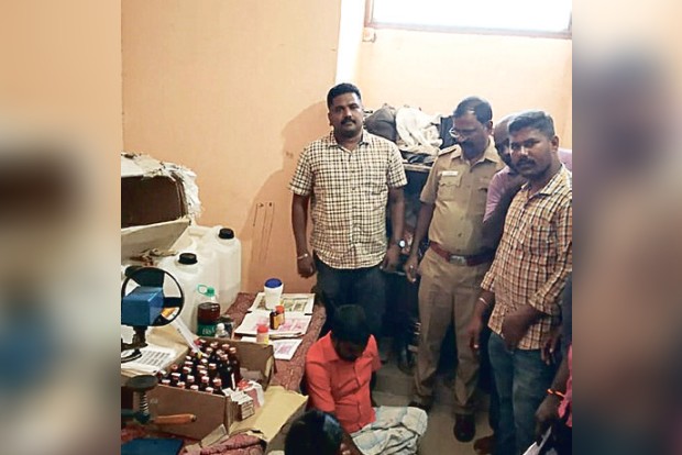 Fake currency and spurious liquor units busted, Kanchi cops probing poll link