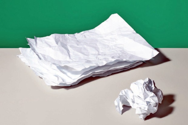 Latest wrinkle in the theory of crumpled papers Latest wrinkle in the theory of crumpled papers