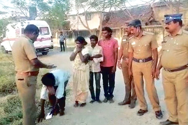 Inspector helps indigent family with Rs 5,000 for kin’s last rites