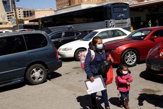 Child border crossings surging, straining US facilities