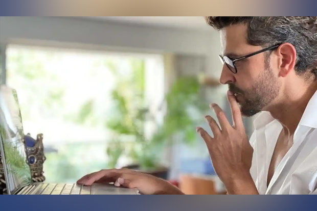 Hrithik Roshan confesses missing samosas Hrithik Roshan confesses missing samosas