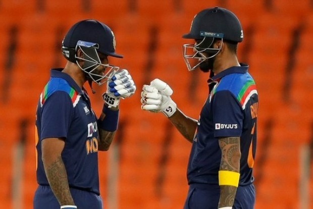 India score 185/8 against England in 4th T20I