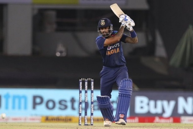 Suryakumars maiden international fifty takes India to 185/8 against England