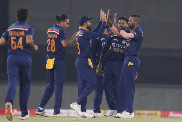 India beat England by 8 runs in 4th T20 International, level series 2-2