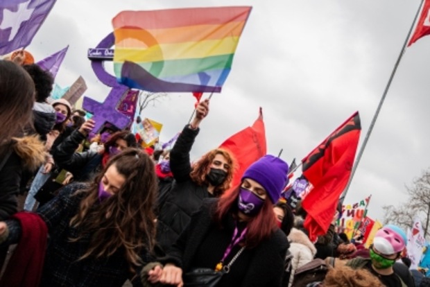 Turkish protesters slam scrapping of treaty on womens rights