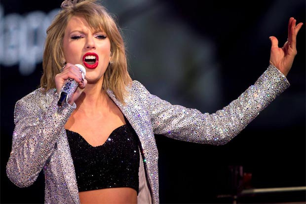 Taylor Swift, mom donate USD 50,000 to Covid-affected family