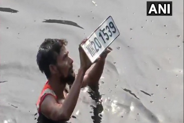 Mansukh Hirens death case: NIA takes Sachin Waze to Mithi river bridge, recovers CPUs, number plates